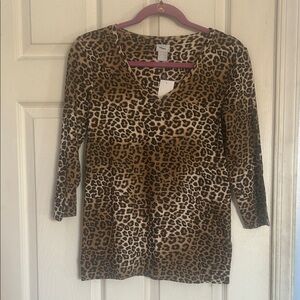 NWOT Chico’s v neck animal print 3/4 sleeve top size small